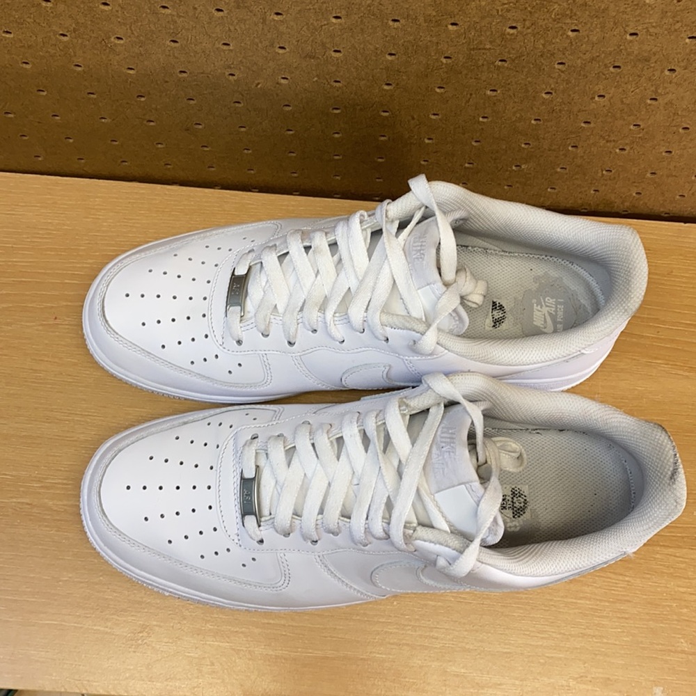 Nike Air Force 1 ‘07 Triple White Size 10 Men’s - Picture 8 of 12